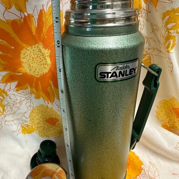 Vintage STANLEY Aladdin Green Thermos with handle Quart Size - Picture 6 of 6